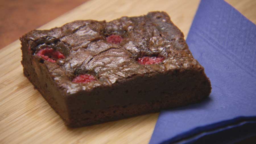 Raspberry brownie