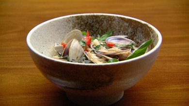 Pipis with Garlic, Chilli and Thai Basil