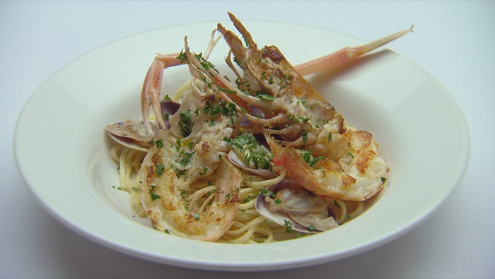 Spaghetti alle Vongole with Scampi