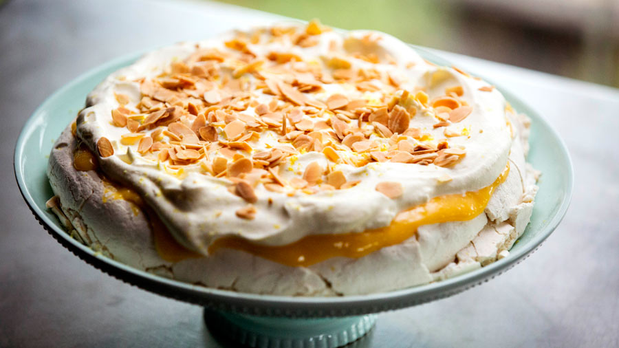 Lemon Pavlova