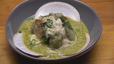 Crispy Prawns with Poached Scallop and Green Curry Sauce