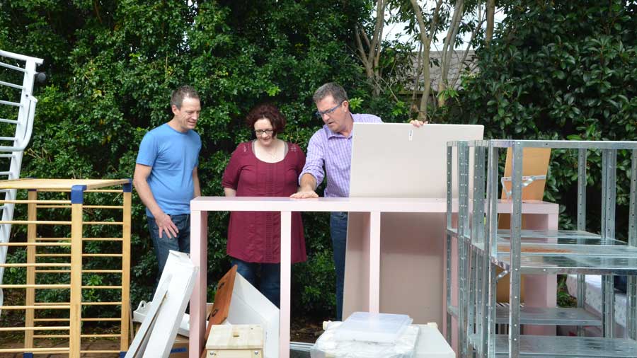 De-clutter with Peter Walsh: Rachel and Gareth