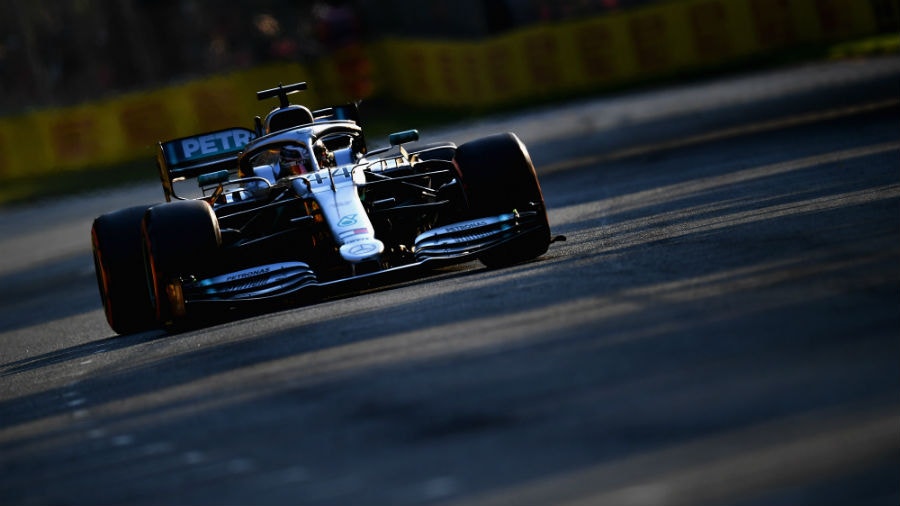 Lewis Hamilton of Great Britain driving the Mercedes AMG Petronas F1 Team Mercedes W10 on track during qualifying for the F1 Grand Prix of Australia