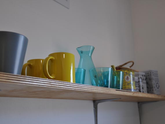 Crockery stock