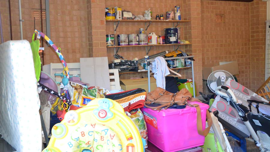 De-clutter with Peter Walsh: Rachel and Gareth