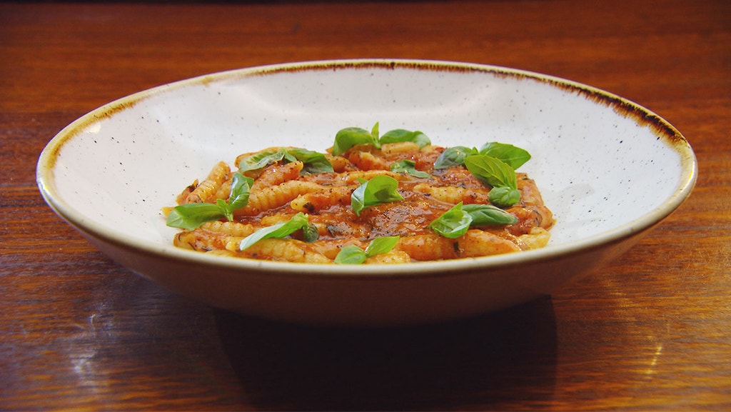 Chef Neal Cavatelli Class with Pork Sugo on CocuSocial Zoom – Redbird