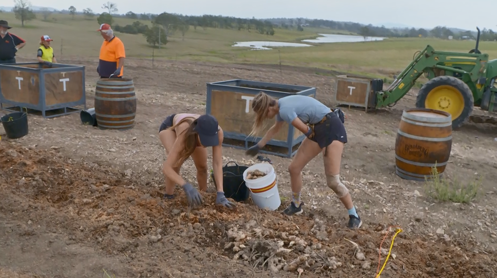 The Amazing Race Australia 2021 Skye-Blue Amanda alliance