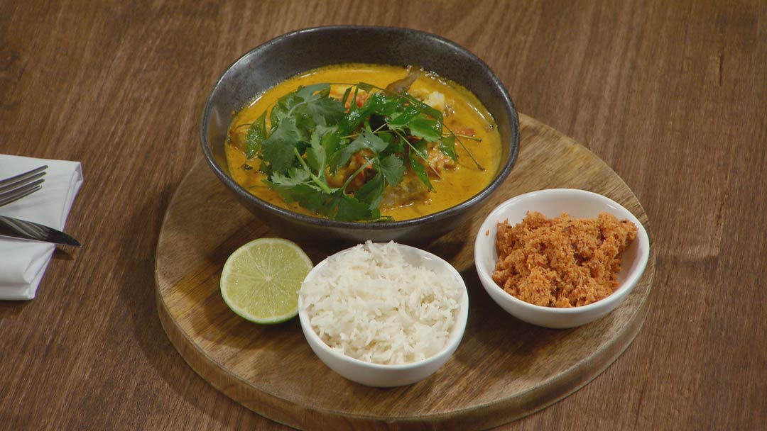 Sri Lankan Murray Cod Curry with Coconut Sambol