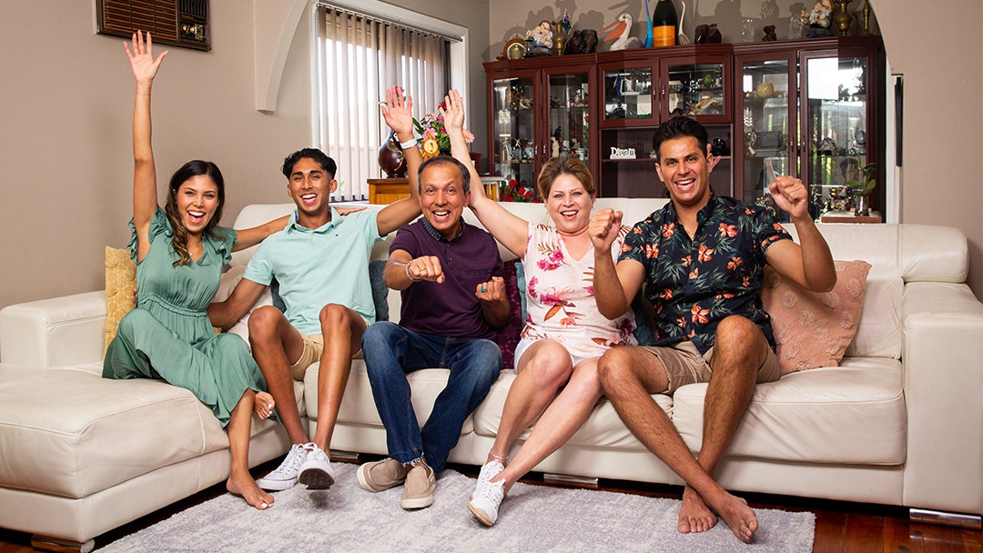 Gogglebox Australia Returns With TV s Favourite Couch Critics