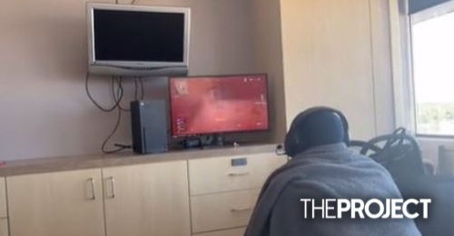 Father-To-Be Brings His Full Gaming Set-Up To Hospital While His Wife Gives Birth