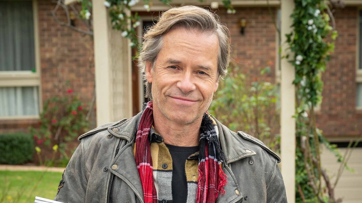 Guy Pearce Is Returning To Ramsay Street