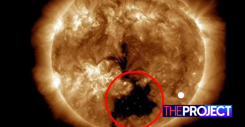 The Sun Has Developed A Hole '20 Times Larger Than Earth' And It Could Impact Your Phone Tomorrow
