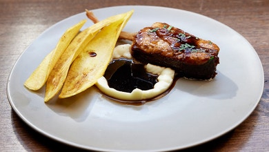 Dory al Asado Negro with Cauliflower Purée and Plantain Chips