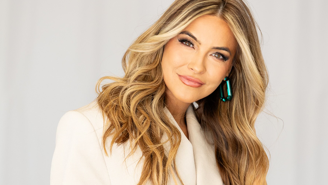 Neighbours Welcomes Hollywood Real Estate Royalty Chrishell Stause To Erinsborough