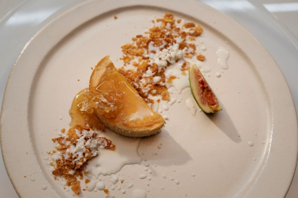 Eucalyptus Macrorhyncha Honey Tart, Wattleseed and Ricotta Snow, Cornflake Tuille, Fresh Figs, Honeycomb