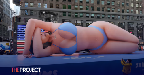 60-Foot-Tall Kim Kardashian Blow-Up Doll Installed In Times Square